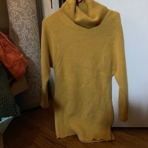 Banana Republic Gold turtleneck sweater